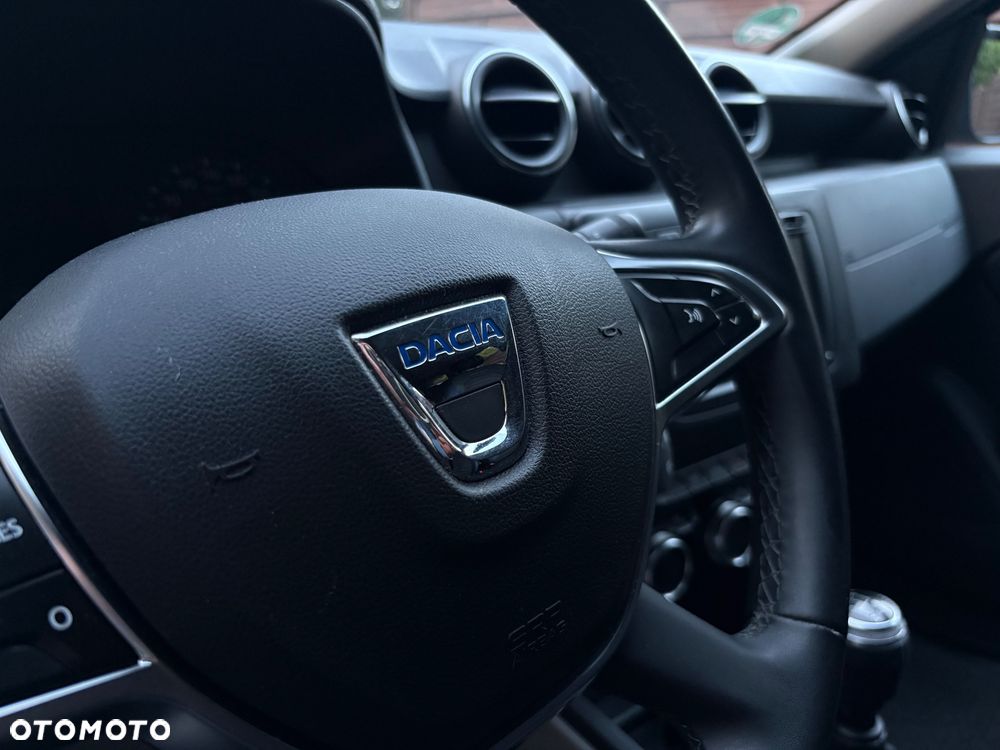 Dacia Duster TCe 100 2WD Celebration - 18