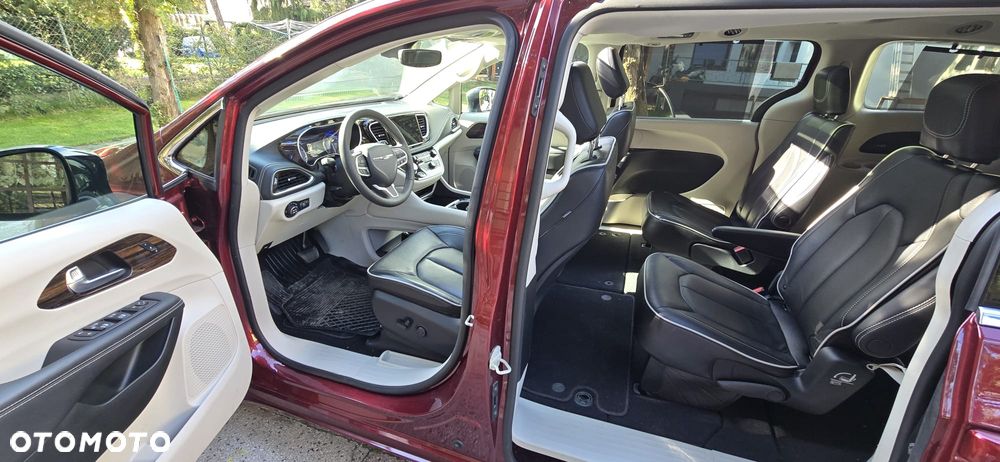 Chrysler Pacifica - 8