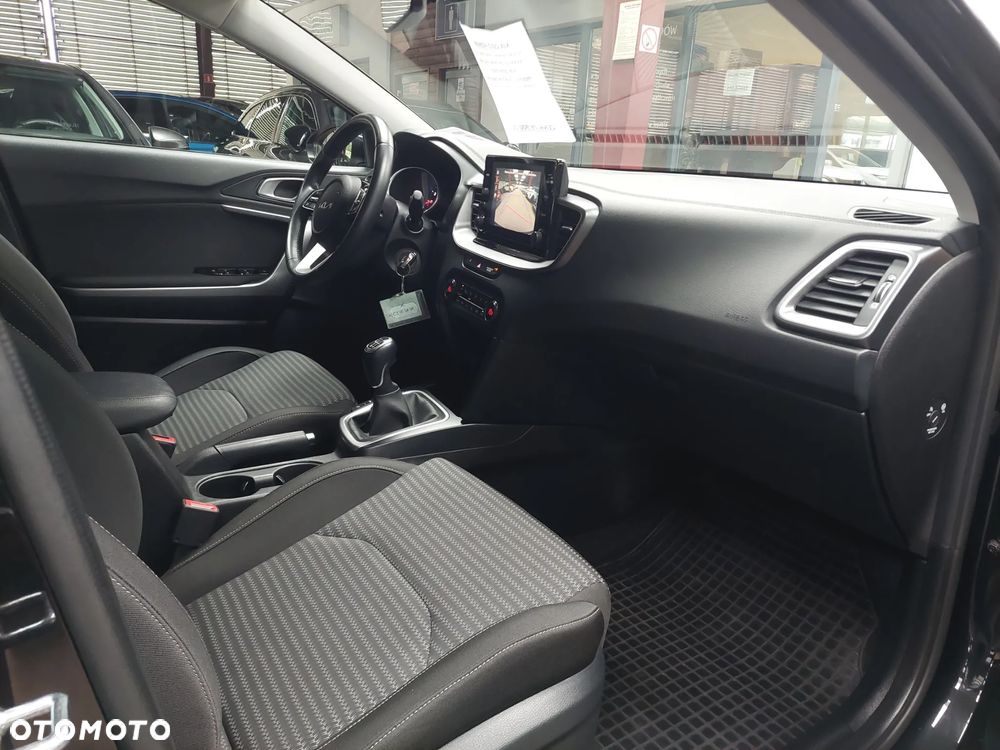 Kia Ceed 1.5 T-GDI M - 9