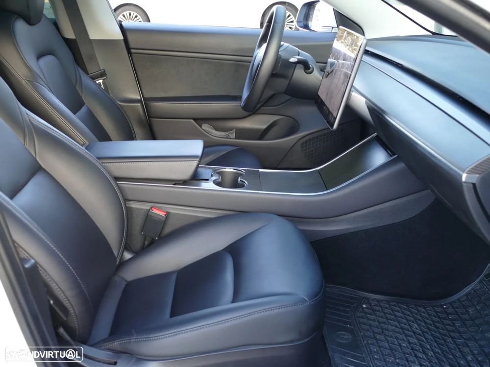 Tesla Model 3 Performance Dual Motor AWD - 29