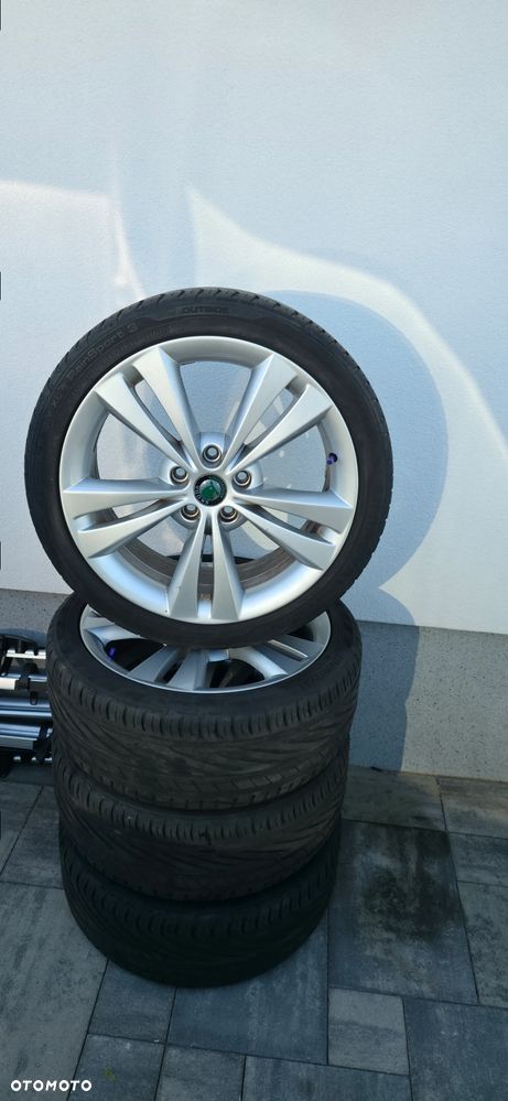 Skoda Octavia 2.0 TDI DPF DSG RS - 25