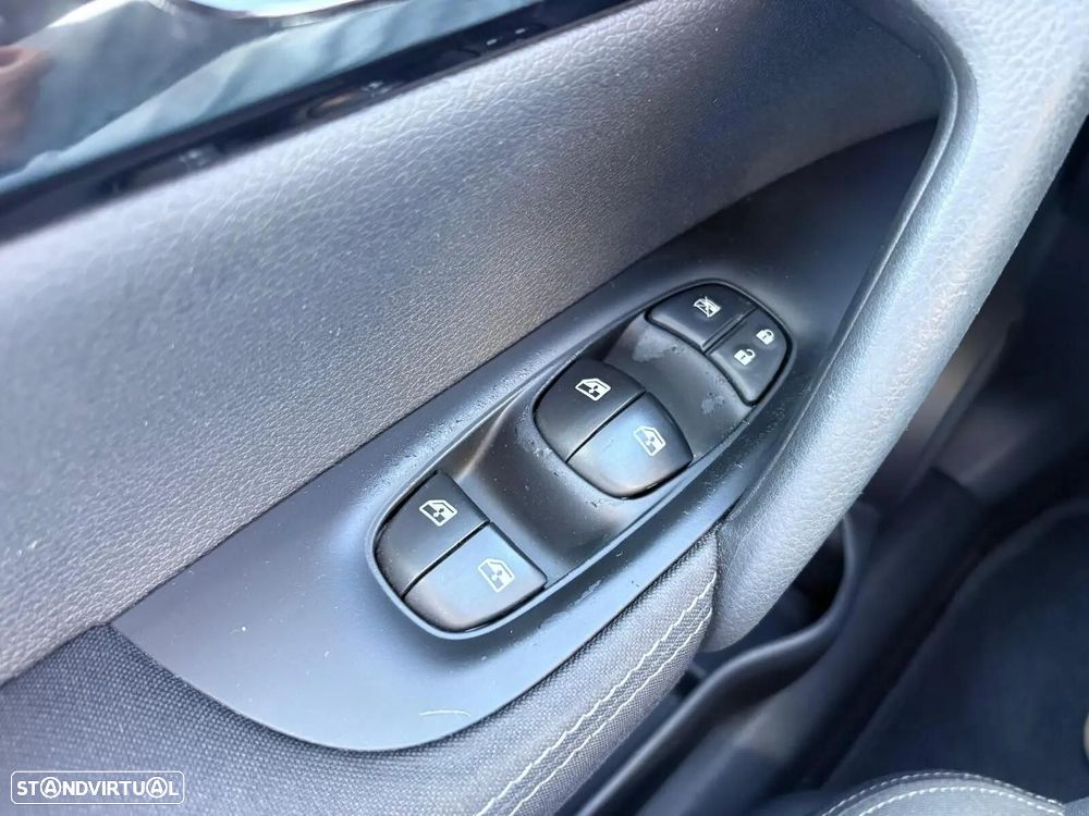 Nissan Qashqai 1.5 dCi N-Connecta J18 - 36