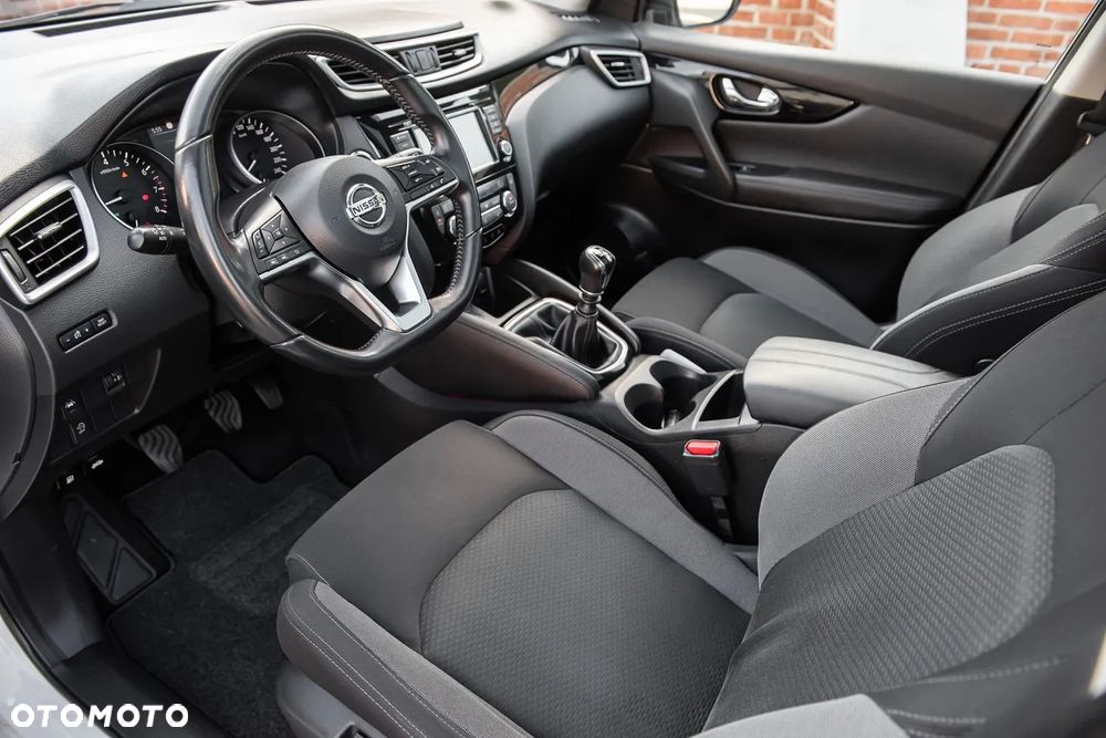 Nissan Qashqai 1.3 DIG-T N-WAY - 17