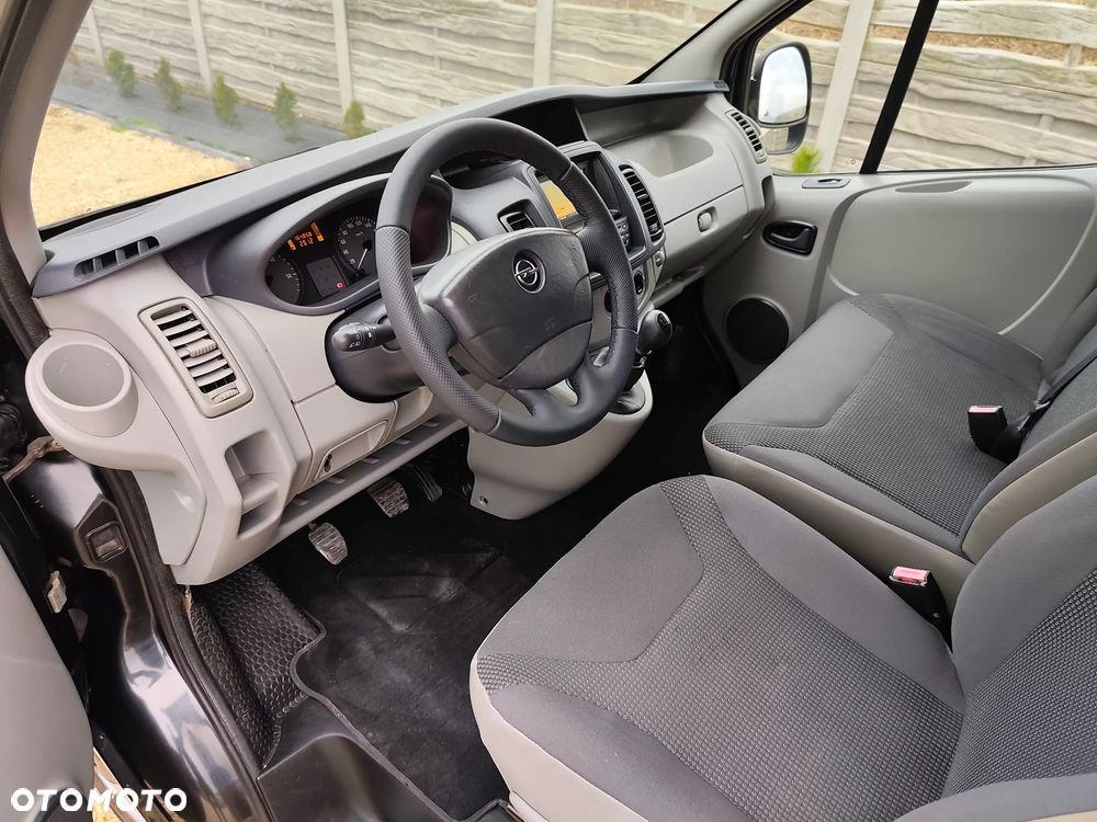 Opel Vivaro - 8