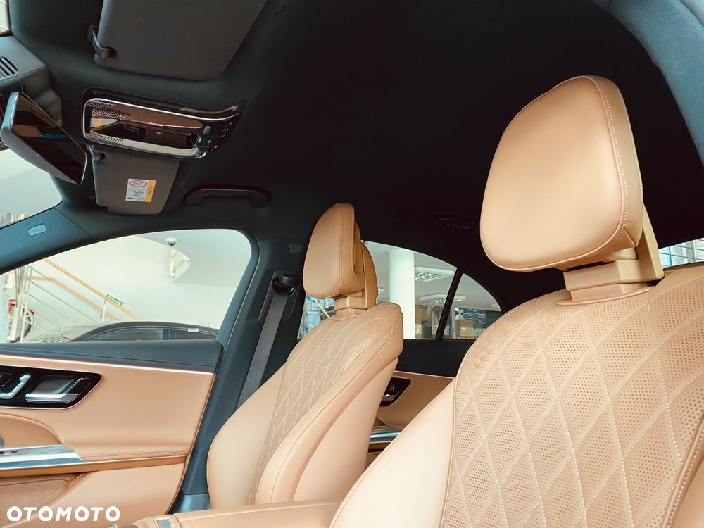 Mercedes-Benz Klasa E 200 4Matic 9G-TRONIC Edition AMG Line - 16