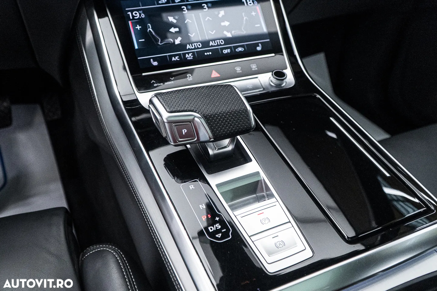 Audi Q7 55 TFSI e quattro Tiptronic PHEV S Line - 36
