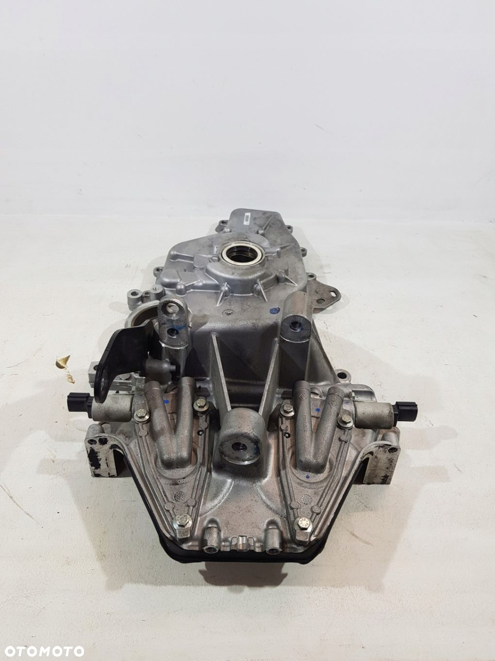 OBUDOWA ROZRZĄDU POMPA OLEJU 135029068R DACIA RENAULT NISSAN 1.0SCE B4DE411 - 4
