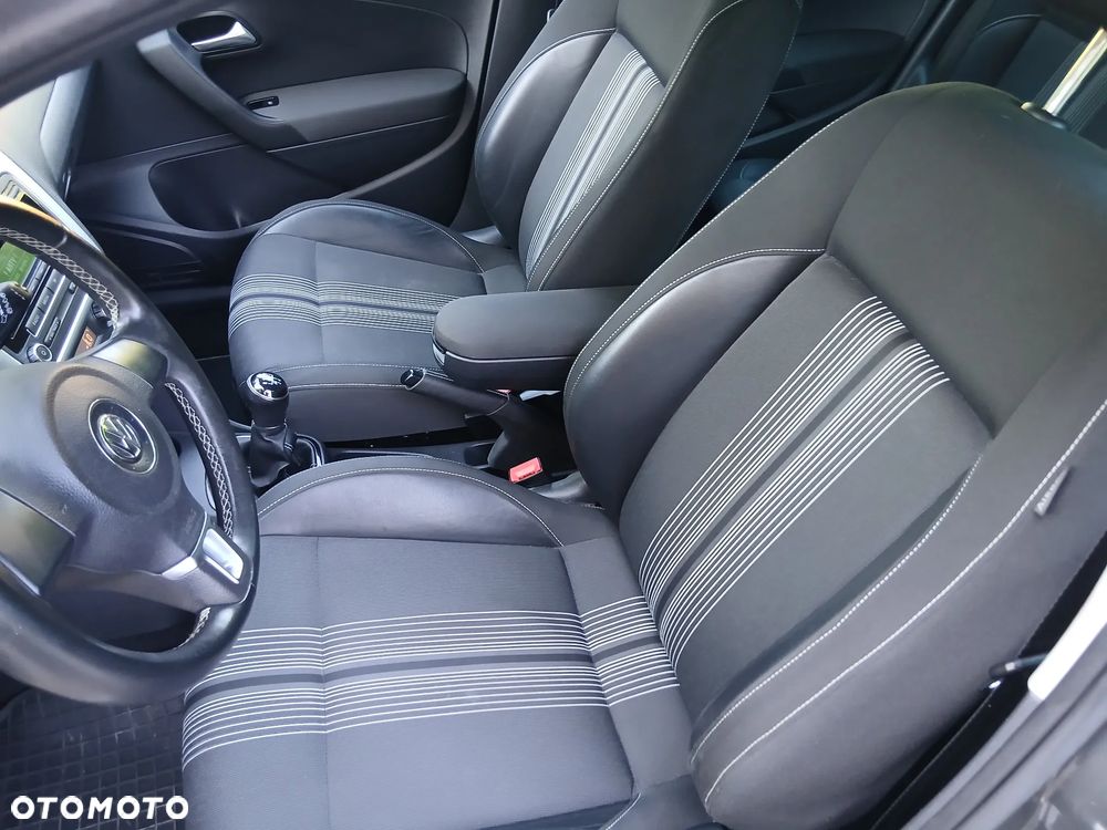 Volkswagen Polo 1.2 TSI MATCH - 10