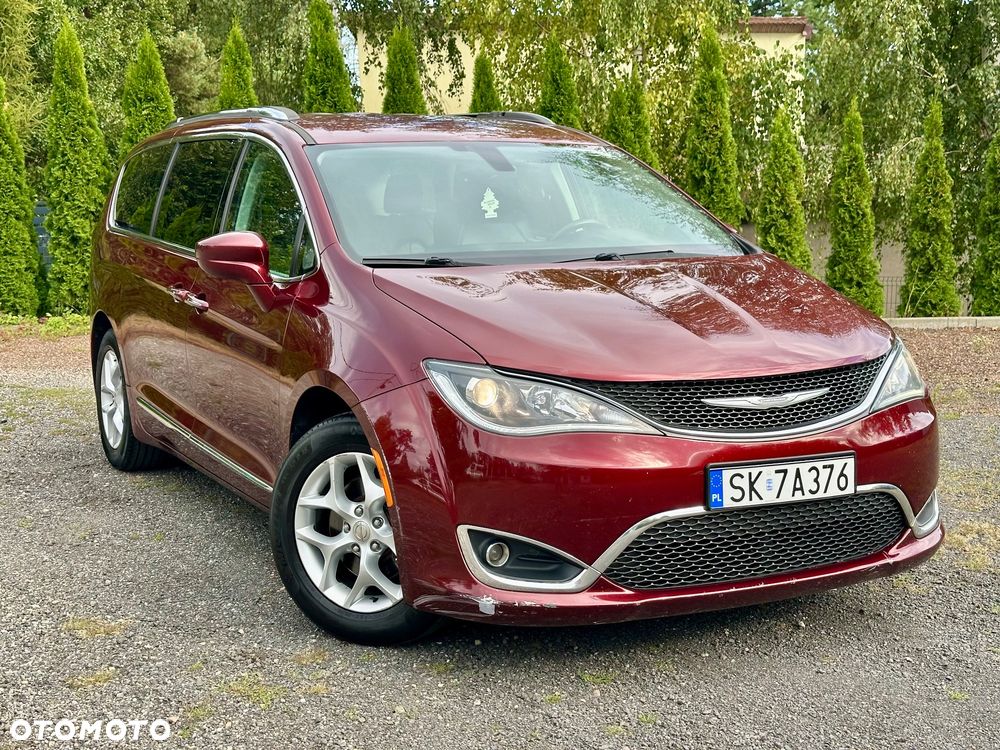 Chrysler Pacifica - 4