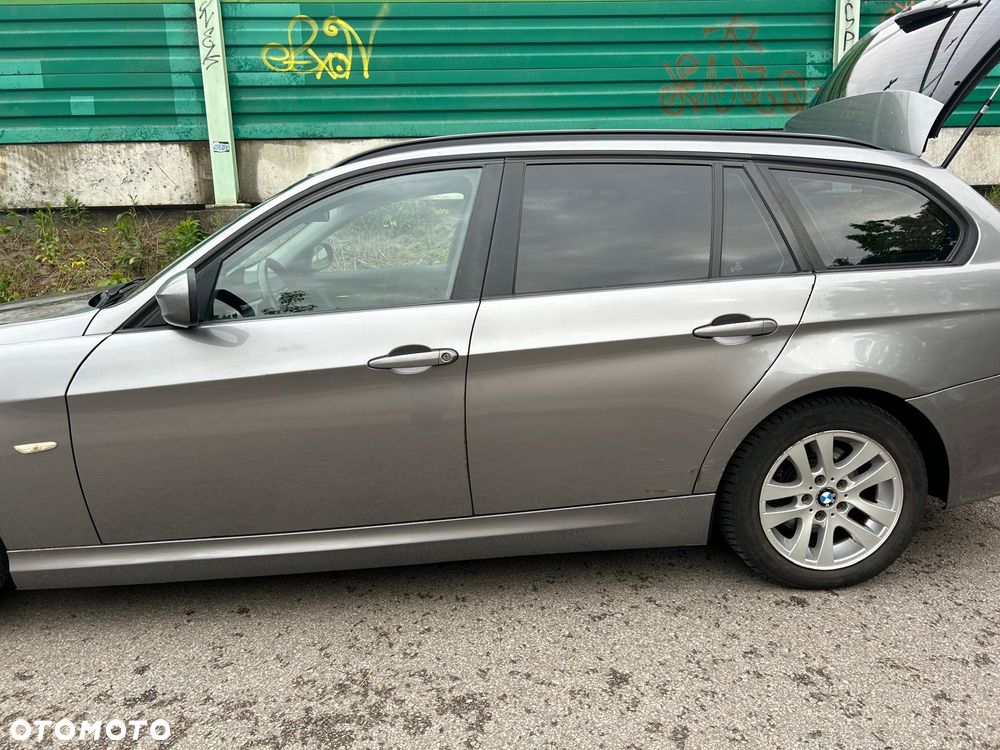 BMW Seria 3 318d - 11