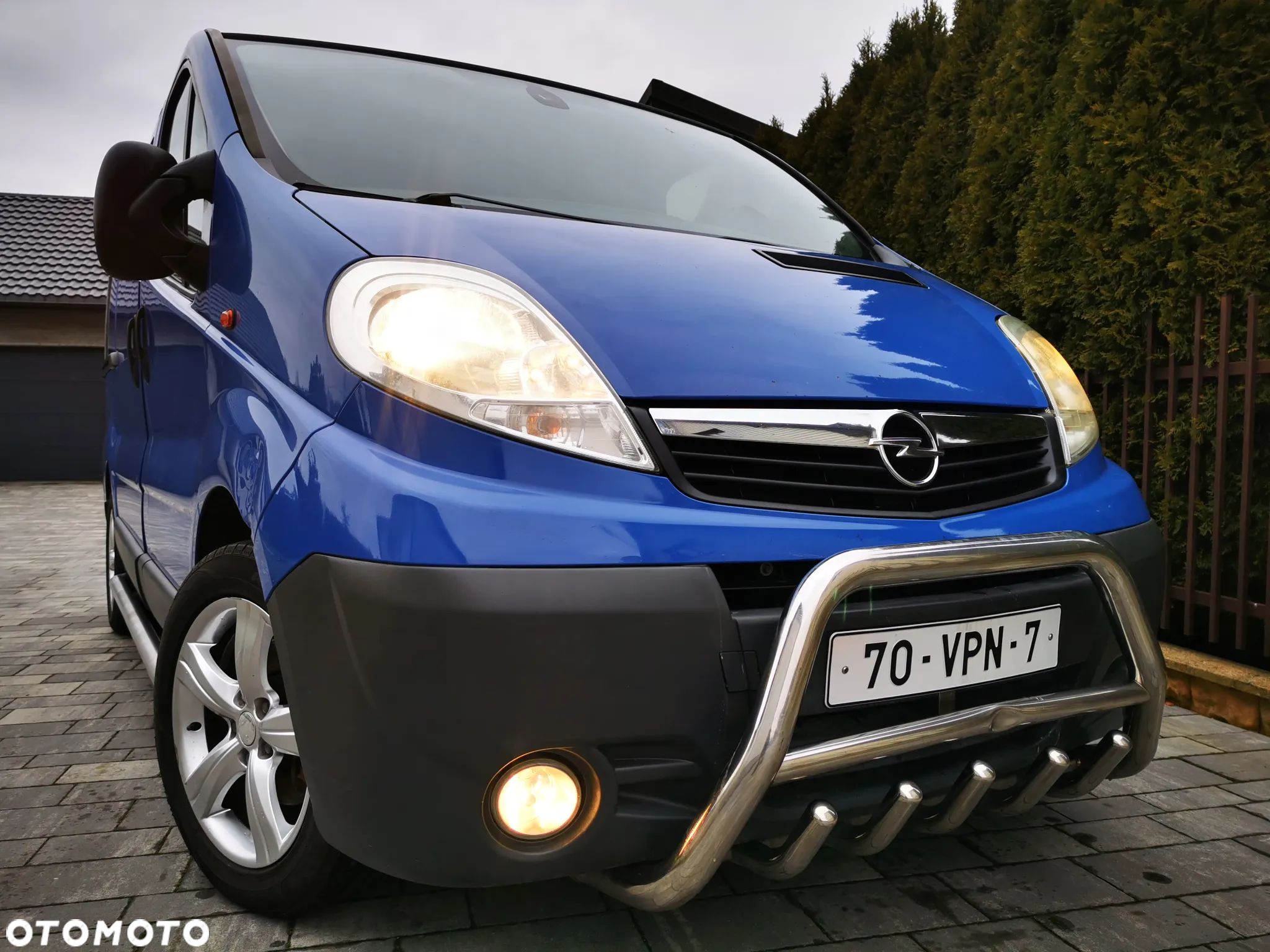 Opel Vivaro - 1