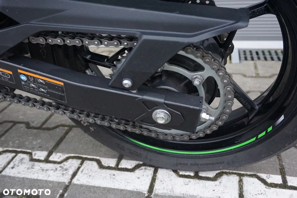 Kawasaki Ninja 400 - 13