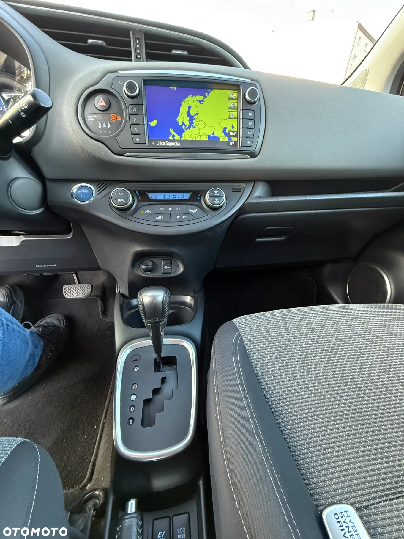Toyota Yaris Hybrid 1.5 VVT-i Selection - 22