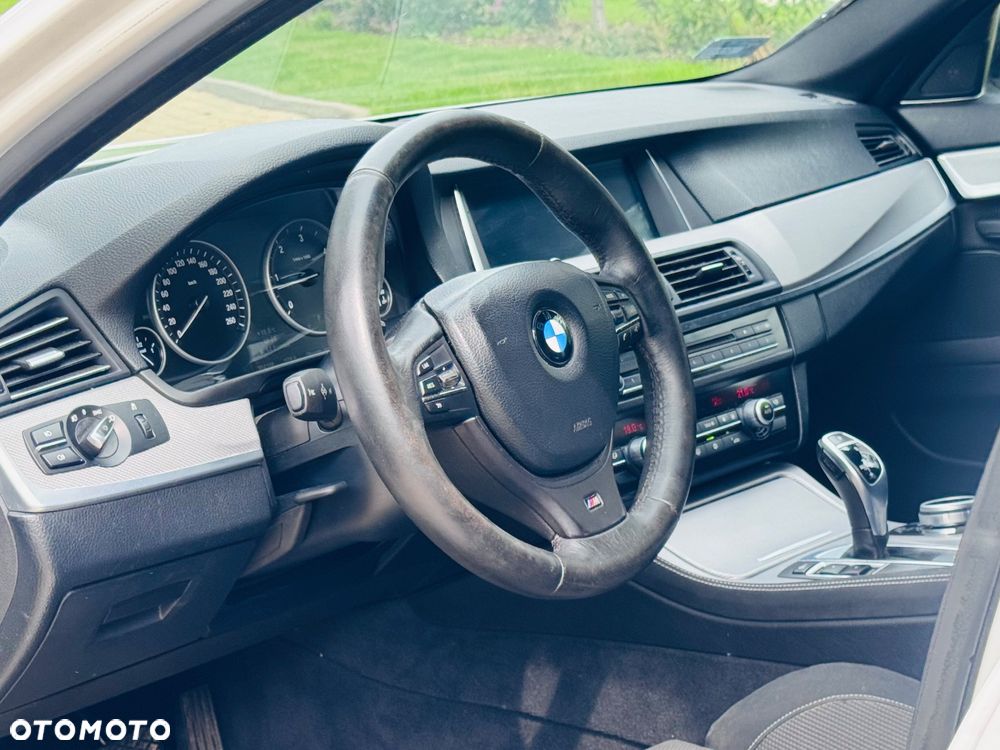 BMW Seria 5 530d xDrive - 27