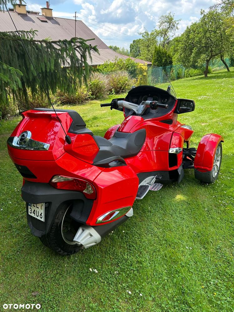 Can-Am Spyder - 2