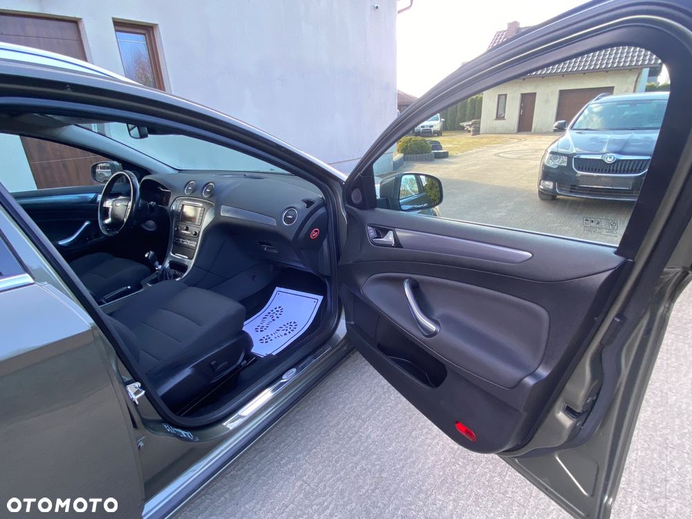 Ford Mondeo 2.0 TDCi Titanium - 38