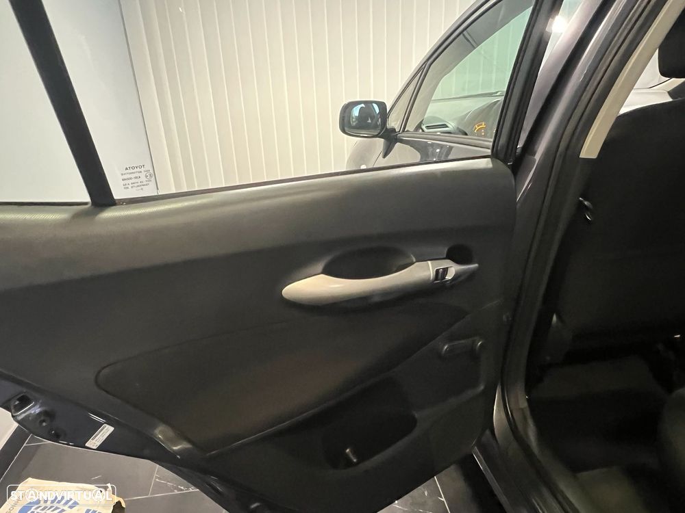 Toyota Auris 1.4 D-4D Sol - 19