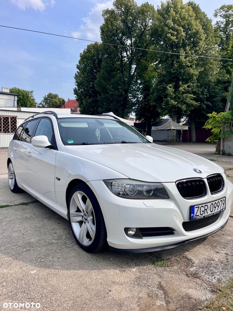 BMW Seria 3 320i - 1