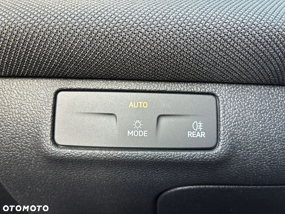 Volkswagen T-Roc - 24