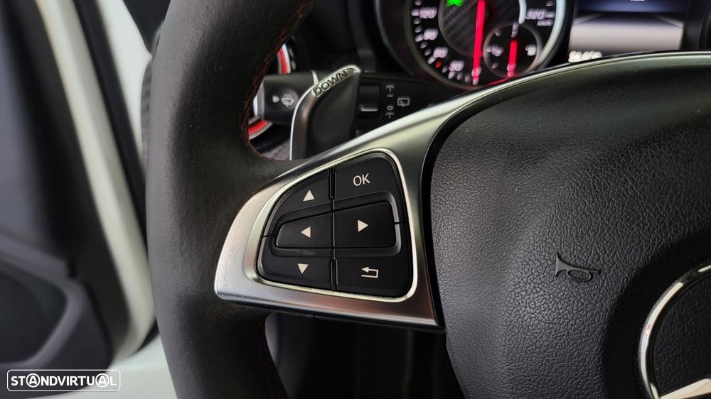 Mercedes-Benz A 45 AMG 4Matic Speedshift 7G-DCT - 23