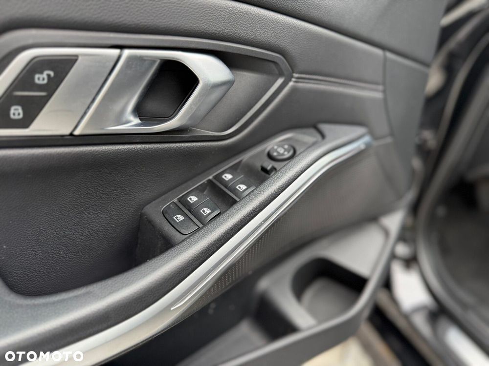 BMW Seria 3 - 18