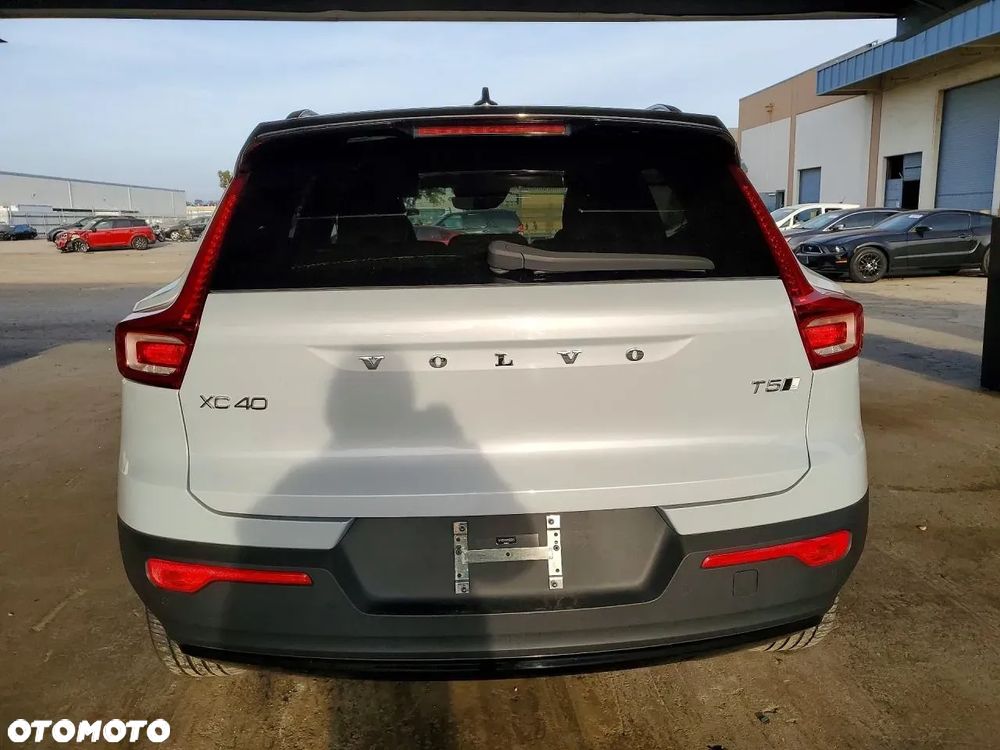 Volvo XC 40 T5 AWD Geartronic R-Design - 6