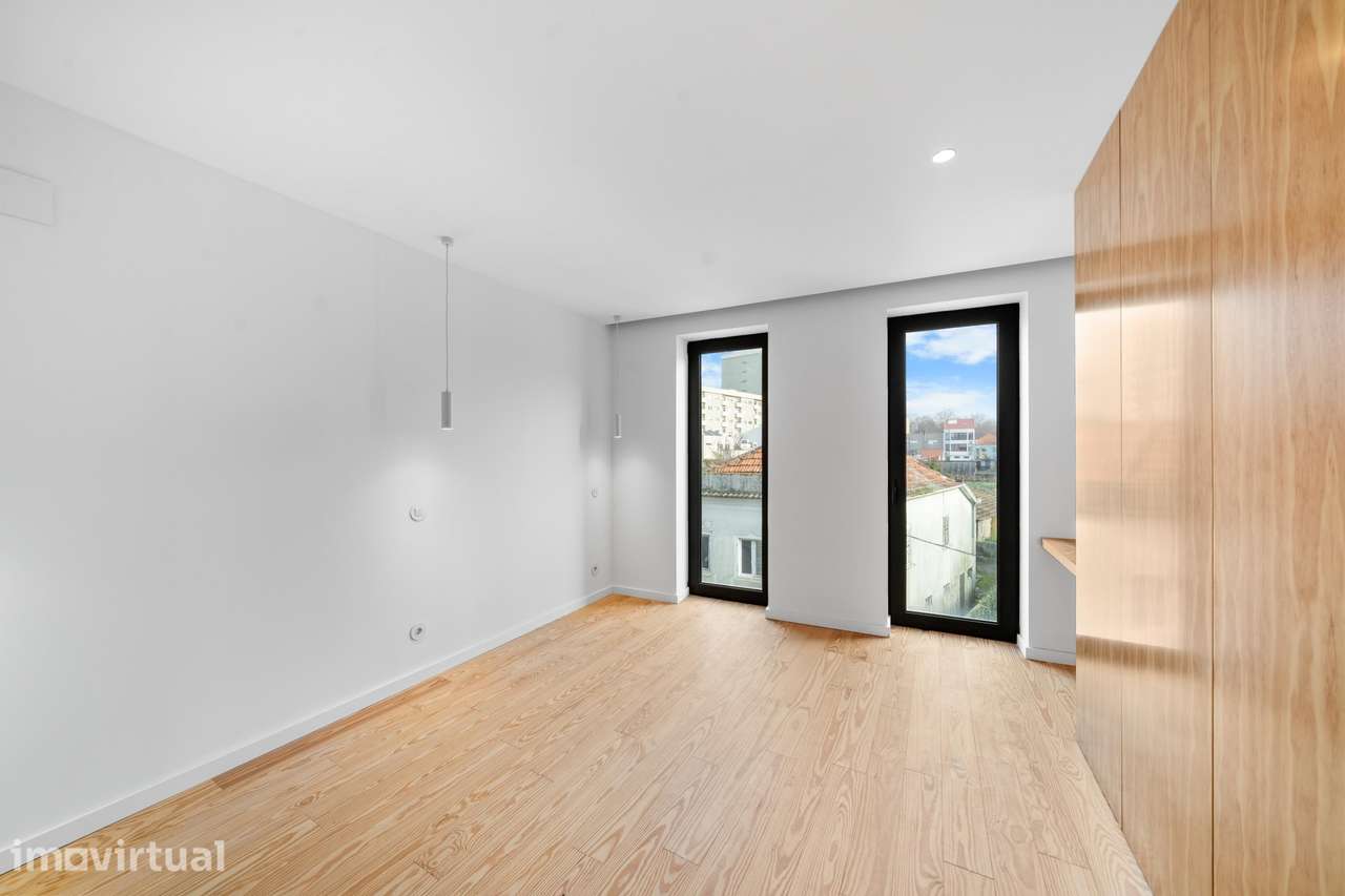 Moradia T4 com Jardim a 10 minutos da Praia - Grande imagem: 4/47