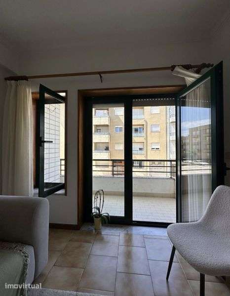 T1 arrendamento snual com garagem perto da praia - Grande imagem: 4/6