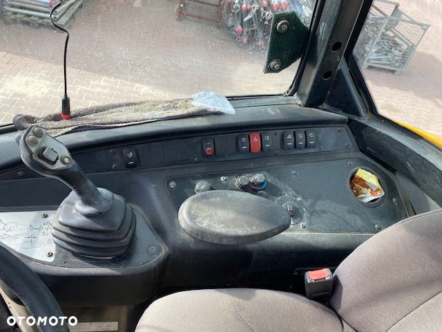 JCB 409T - 11