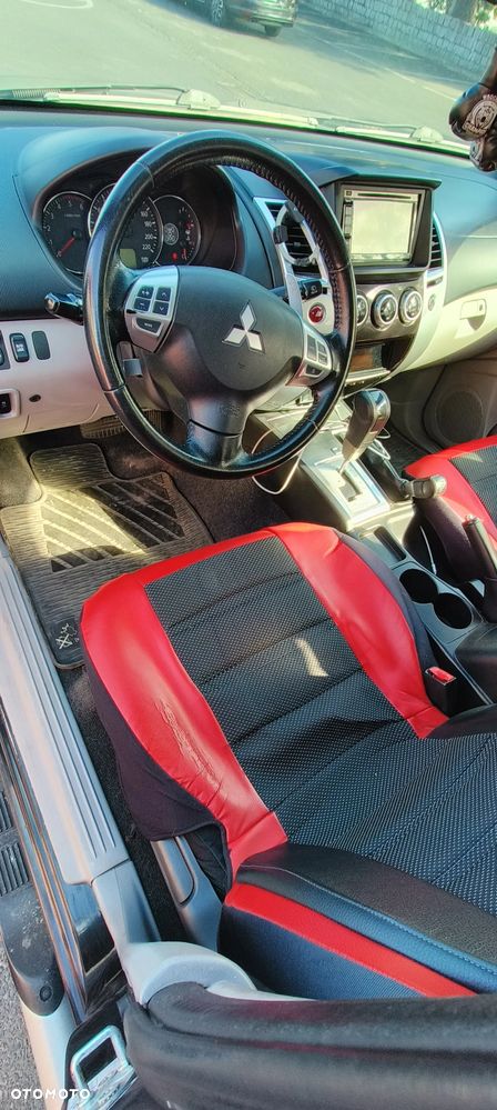 Mitsubishi Pajero Sport 2.5 DID Intense + - 10