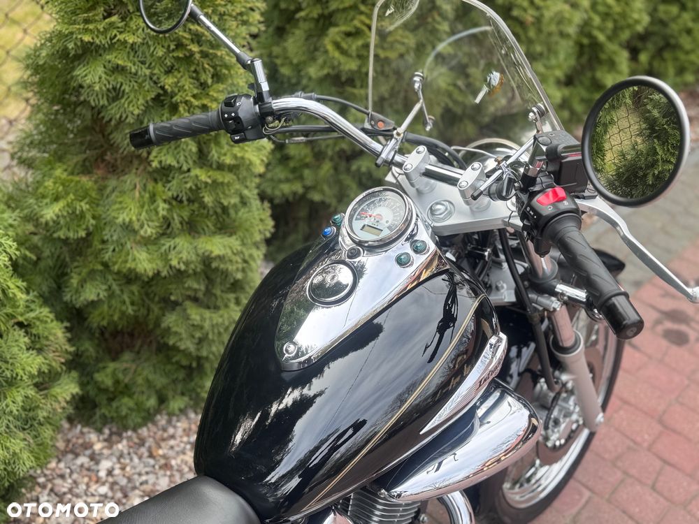 Suzuki Intruder - 19