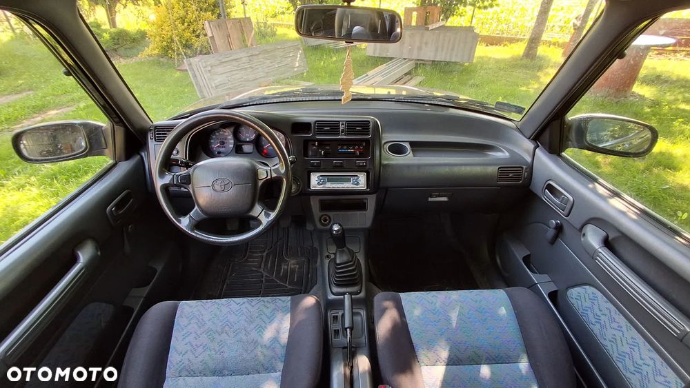Toyota RAV4 2.0 - 17