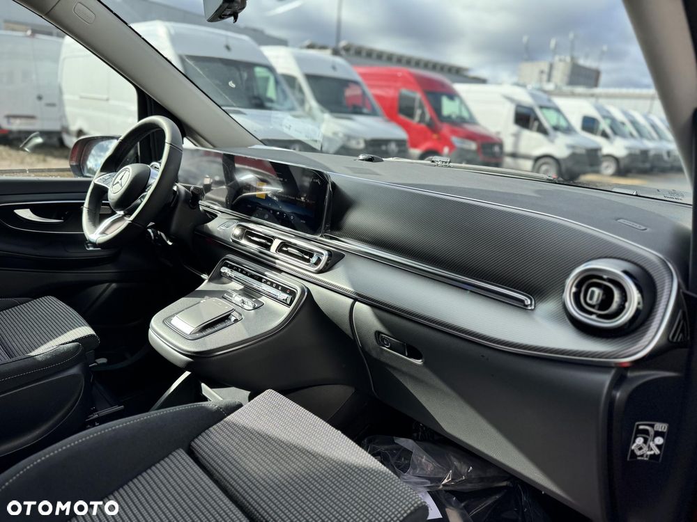 Mercedes-Benz Klasa V - 13