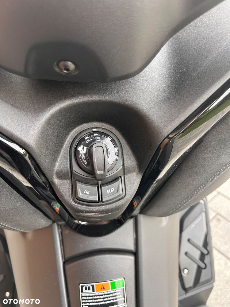 Yamaha X-max - 17