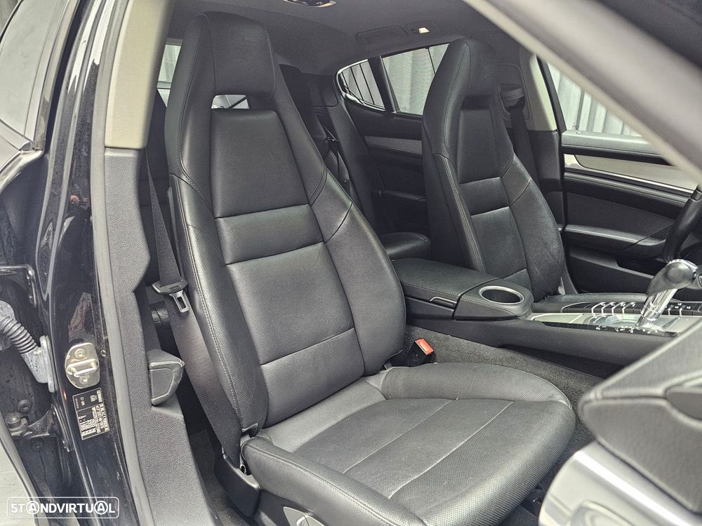 Porsche Panamera Platinum Edition - 24