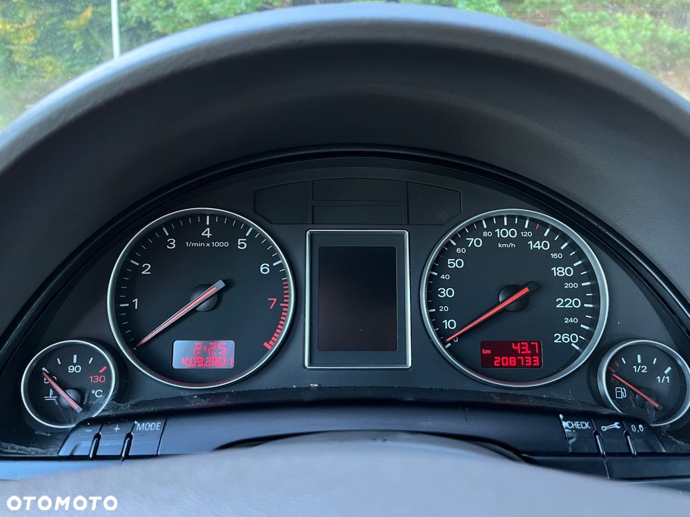 Audi A4 Limousine - 36