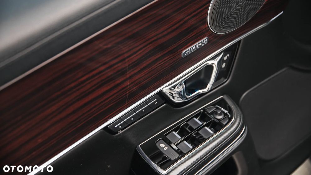 Jaguar XJ 3.0 T AWD R-Sport - 16