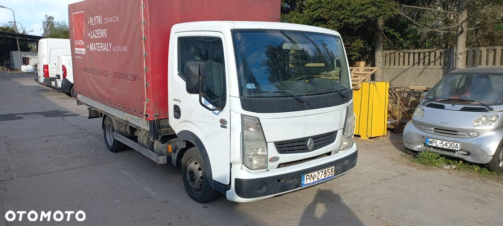 Renault Maxity - 1
