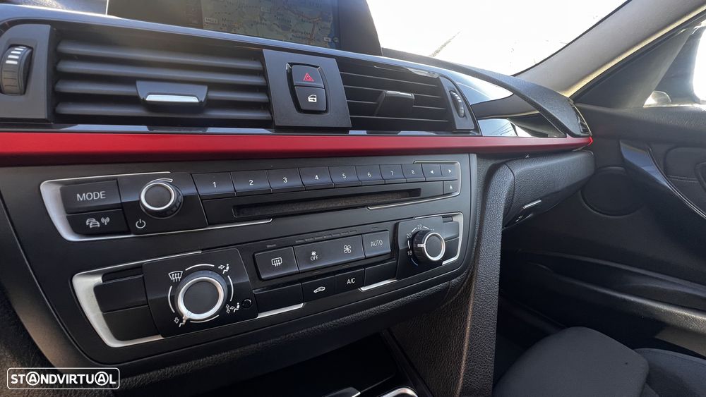 BMW 318 d Touring Auto Line Sport - 31