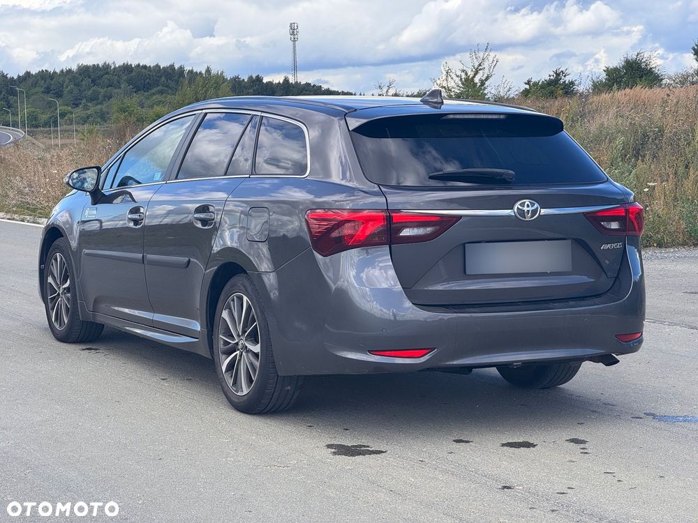 Toyota Avensis 2.0 D-4D Premium - 3