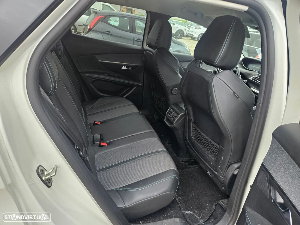 Peugeot 3008 1.5 BlueHDi Allure EAT8 - 16
