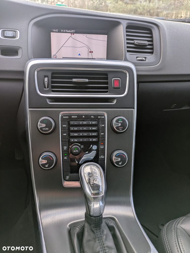 Volvo V60 D4 AWD Summum - 19