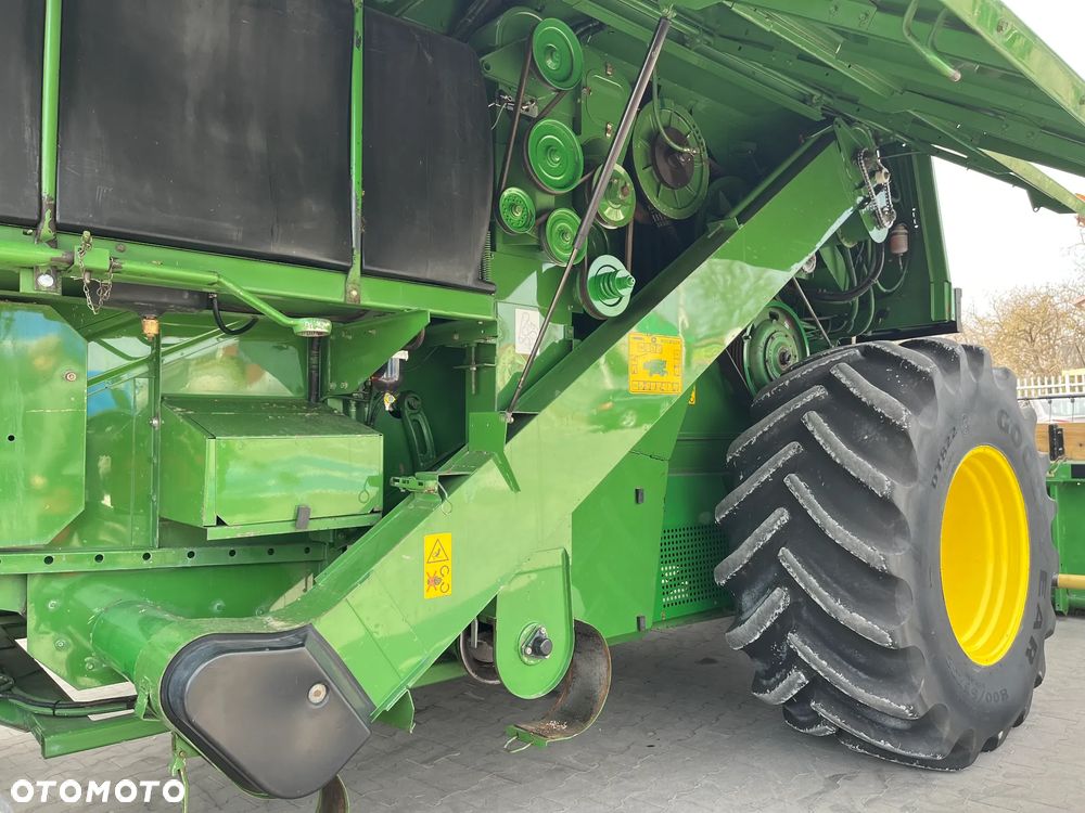 John Deere 2066 HillMaster - 11