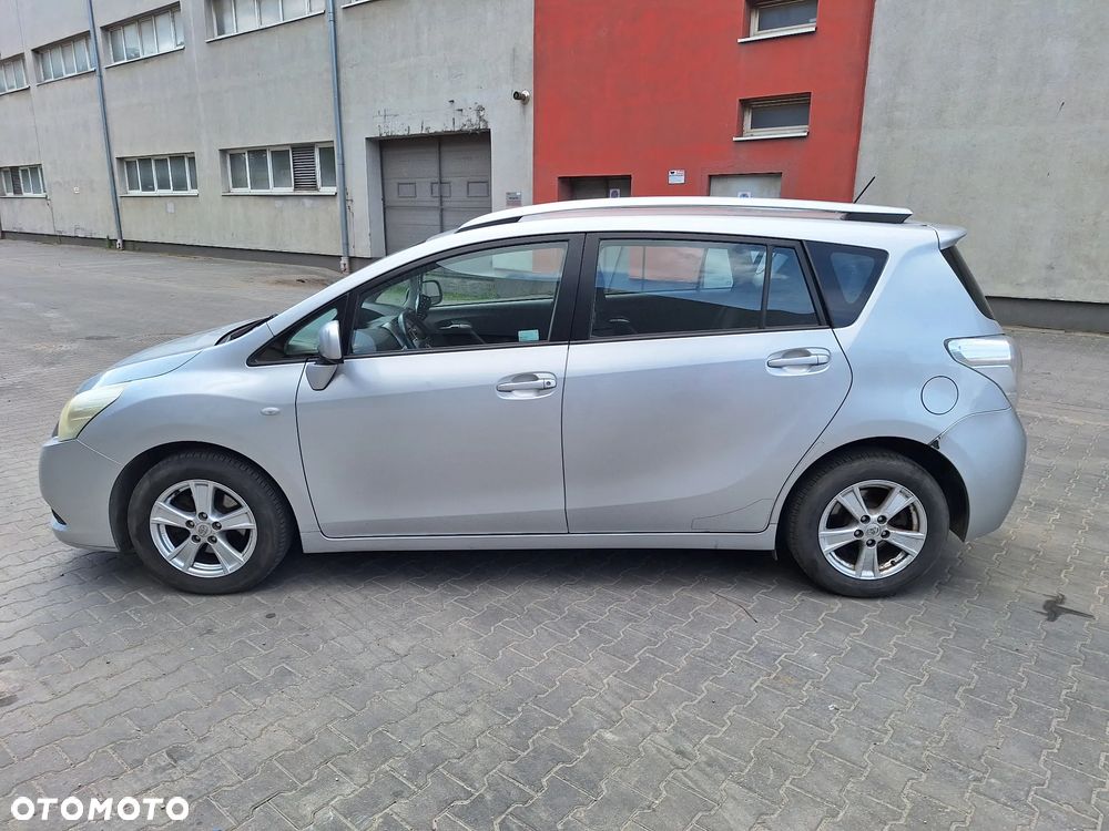 Toyota Verso 2.0 D-4D Sol 7os - 4