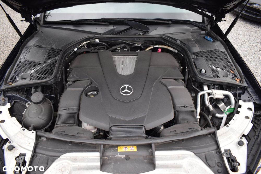 Mercedes-Benz Klasa C 400 4Matic 9G-TRONIC Exclusive - 13