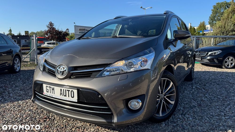 Toyota Verso 2016 photo 2