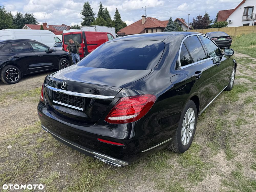 Mercedes-Benz Klasa E 220 d 4-Matic Business Edition 9G-TRONIC - 5