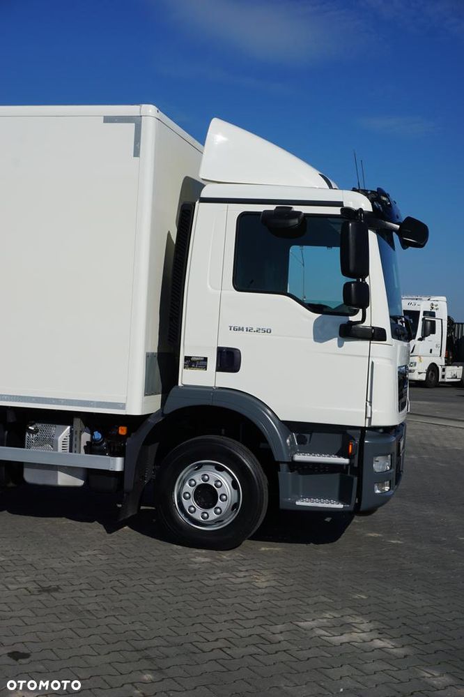 MAN TGM / 12.250 / EURO 6 / KONTENER + WINDA / 20 PALET / DŁ. 8 M - 24