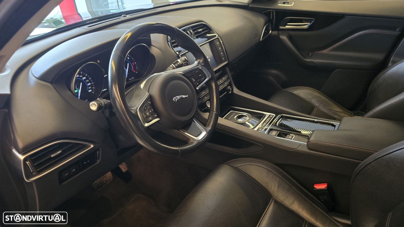 Jaguar F-Pace 2.0 i4D Prestige AWD Aut. - 6