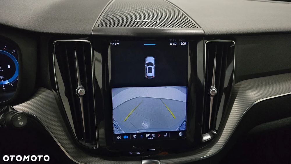 Volvo XC 60 B4 B Plus Dark - 26